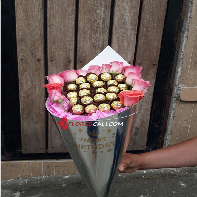 Cono de Rosas y chocolates en Cali