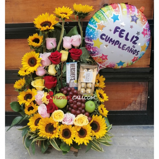 Ramo de Girasoles Rosas de colores frutas y chocolates floristerias en Cali 