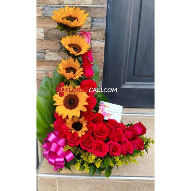 Arreglo girasol con rosas, flores para cumpleaños 