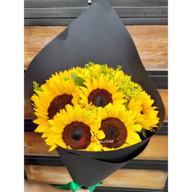 Bouquet girasoles cartulina flores amarillas