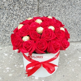 Cubo de rosas y chocolates en cali 