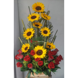 Arreglo girasoles y rosas, flores para cumpleaños