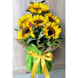 Detalle de girasoles, arreglos de flores mujer