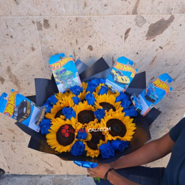 Bouquet girasoles, rosas azules y hotwheels en cali