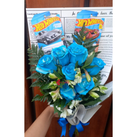 Bouquet de rosas azules con hotwheels en cali