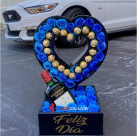 Arreglo corazon rosas azules feliz dia del hombre cali