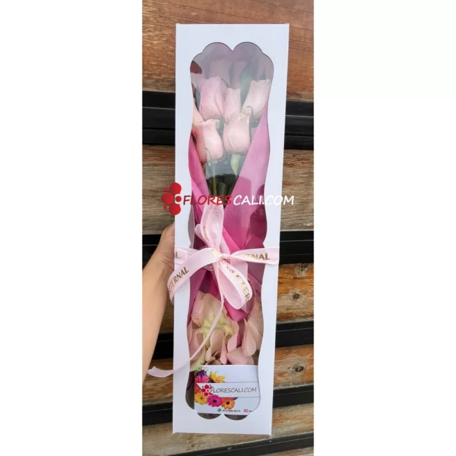 Caja de rosas rosadas día de la Madre 