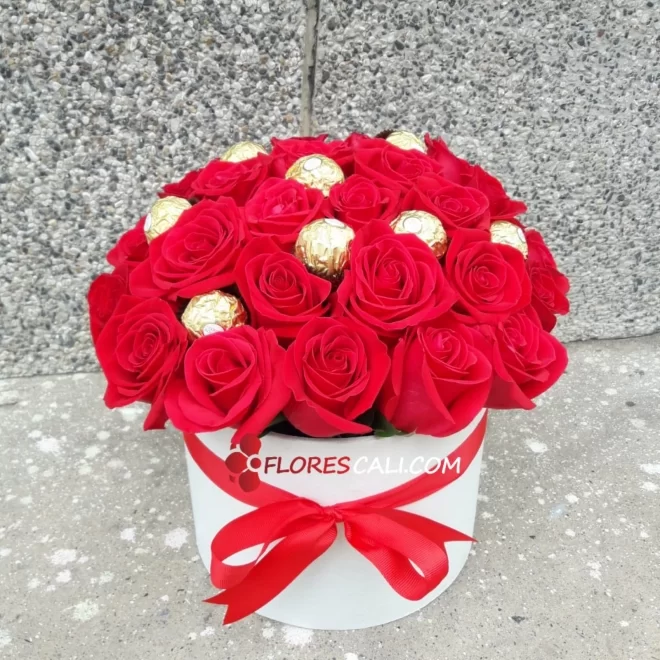 Cilindro de rosas y chocolates en cali 