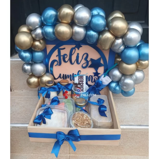 Desayuno azul arco de globos en cali