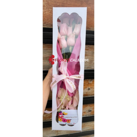 Caja de rosas rosadas día de la Madre 