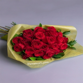 Bouquet por 24 Rosas día de la Madre cali 