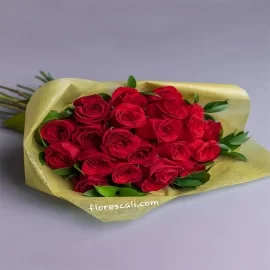 Bouquet por 24 Rosas día de la Madre cali 