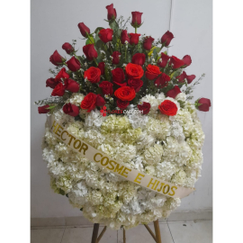 Corona fùnebre circulas hortensias y rosas, floristeria en cali 