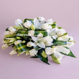 Cubre Caja Funebre Blanco flores en cali