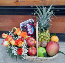 Canasta de flores y frutas en cali